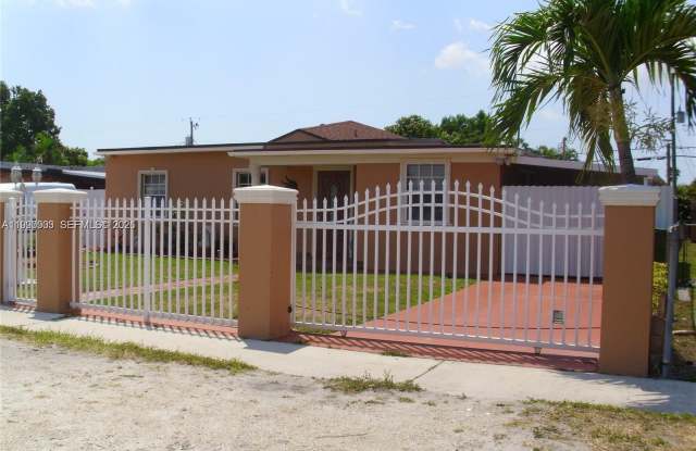 50 E 43rd St photos photos