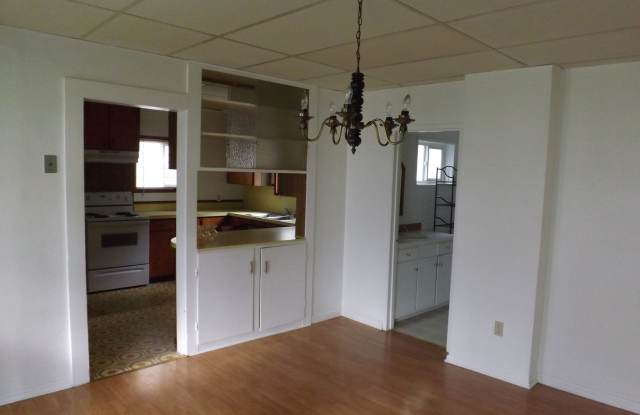 3 Bedroom 2 Bath House with an office Gallery 3
