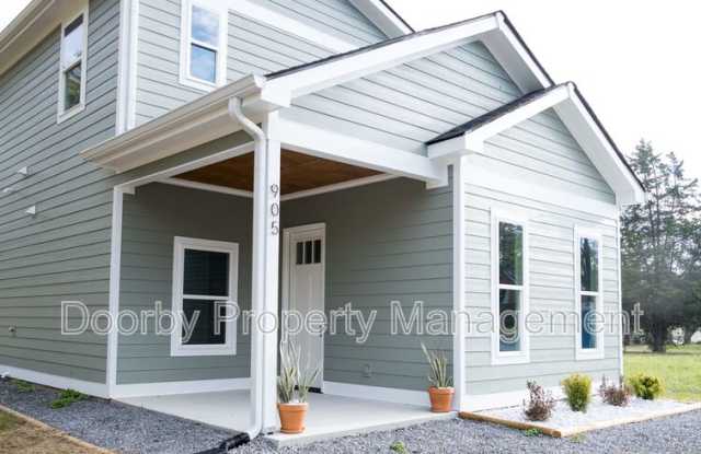 905 W 39th St - A photos photos
