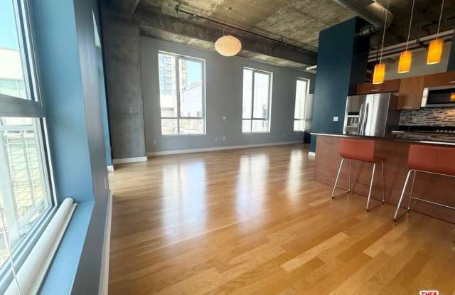 645 W 9th St Gallery 2