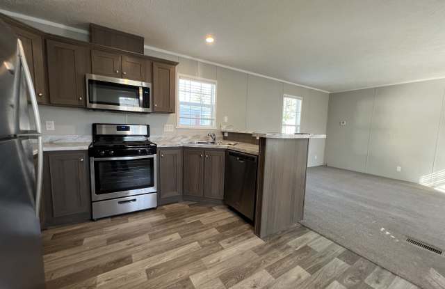5161 Tokay Gallery 1