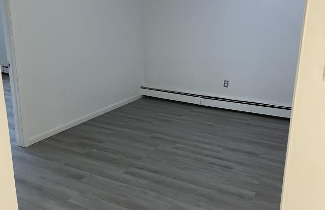 1509 67th St Gallery 3
