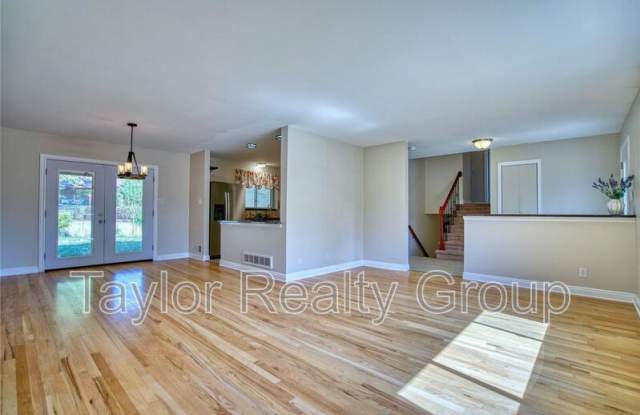 10469 Ronald Lane Gallery 3
