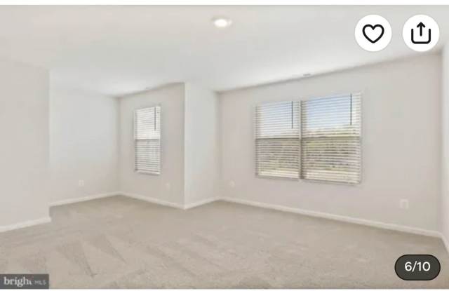 Charming 3BR Townhome in Falling Waters Gallery 4