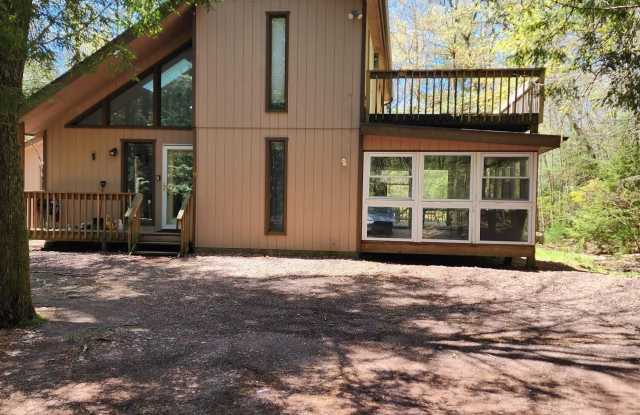 253 Minsi Trail W - 253 Minsi Trail West, Monroe County, PA 18334 253 Minsi Trail W - 253 Minsi Trail West, Monroe County, PA 18334