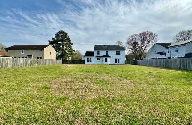 Completely Updated & Ready NOW!! 4-Bedroom Home w/HUGE Fenced Backyard! Gallery 3