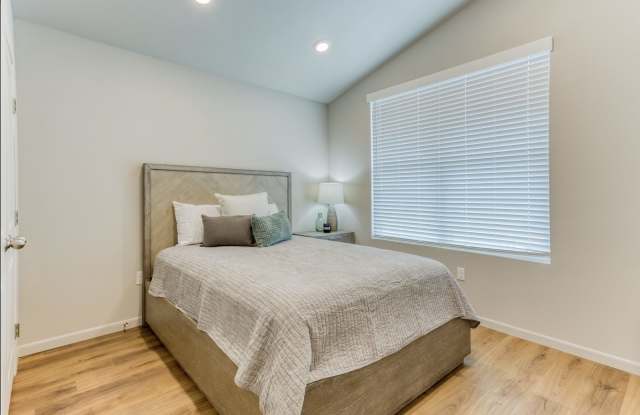 402 Lincoln Lane photos photos