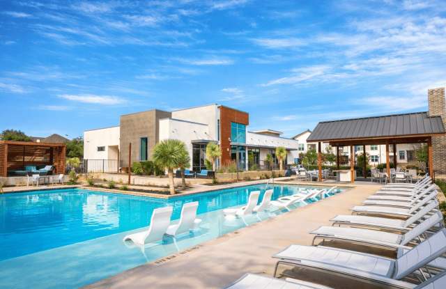 Hardy Oak photos photos