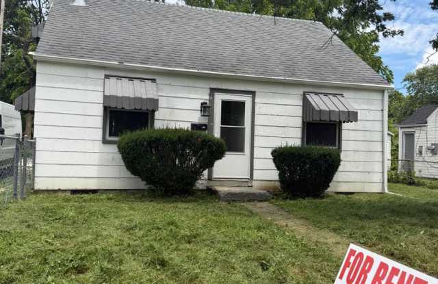 Newly updated 3 bedroom Cape Cod in Dayton photos photos