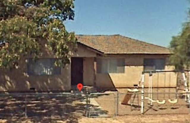 Spacious 3-Bedroom Home with Room to Make It Your Own! photos photos