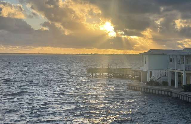 453 NE Indian River Drive Gallery 4
