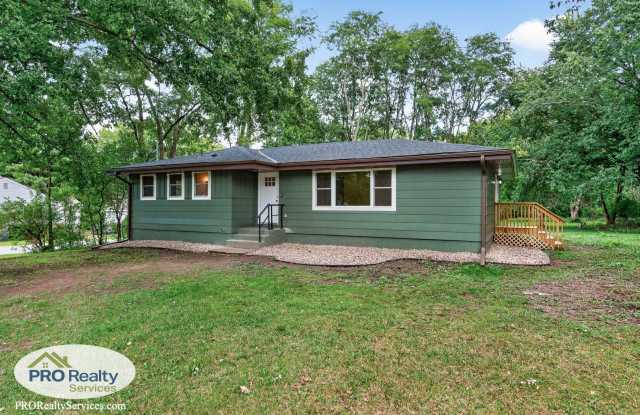 Recently Remodeled 5 Bedroom House Gallery 1