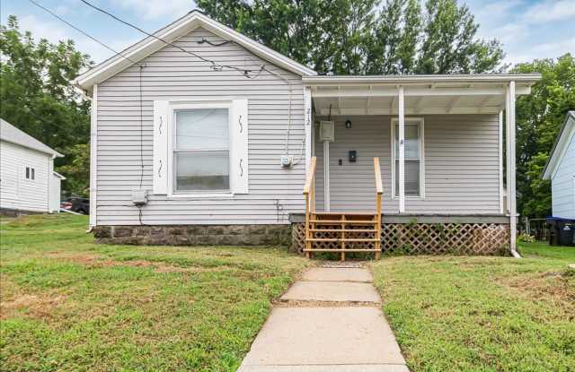 212 W North - 212 West North Street, Warrensburg, MO 64093