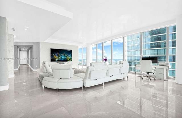 17901 Collins Ave photos photos