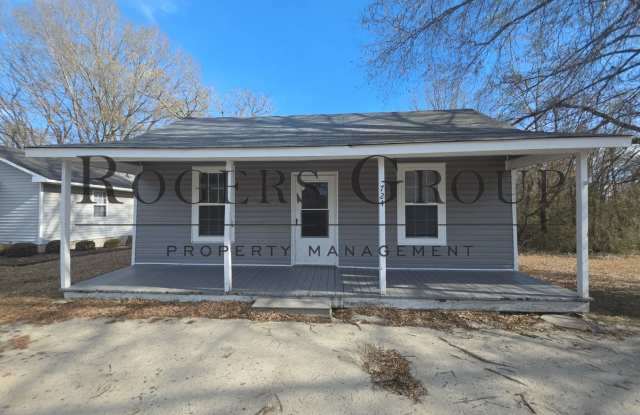 $500 RENT CREDIT SPECIAL - Homes for Rent in Henderson NC - 724 Roberson Street - Schedule Showing Online at www.rentnc.net photos photos