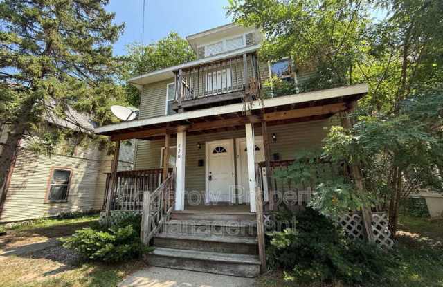 820 Geneva Ave SE photos photos