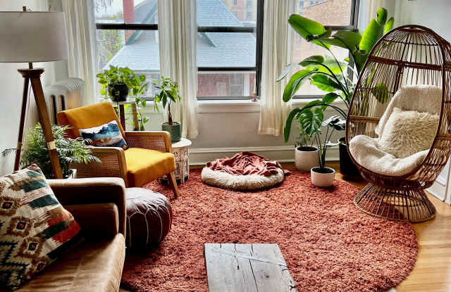 3163 N Hudson Ave photos photos