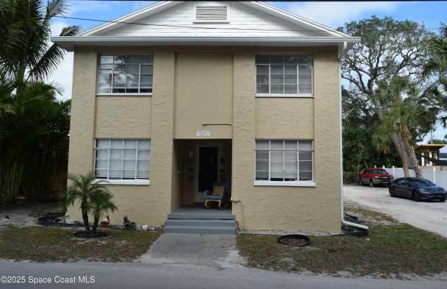 658 Young Street unit: 4 photos photos