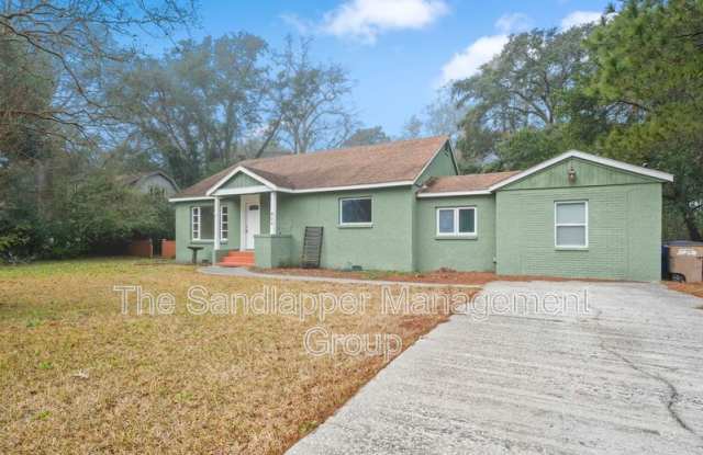 935 Pauline Avene - 935 Pauline Avenue, James Island, SC 29412