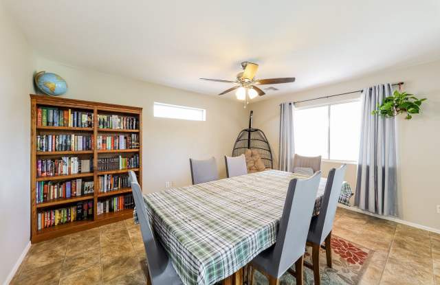 4 Bedroom + 2.5 Bathroom + Loft + 2 Car Garage in Eagle Pass in Glendale Gallery 4