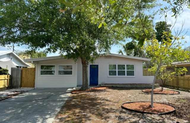 Charming 3BR House in Saint Petersburg photos photos