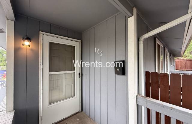 Charming Duplex Living – 3BR/2BA + Bonus Room & Garage Gallery 2