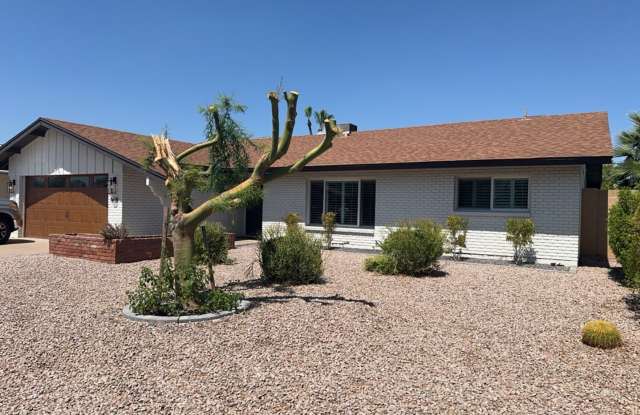 SCOTTSDALE 3 BEDROOM HOME WITH POOL ON CULDESAC LOT***CLOSE TO OLD TOWN Gallery 1