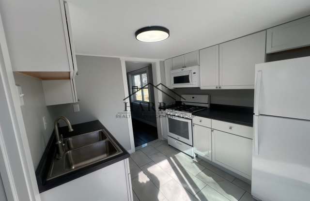 Newly Remodeled 2 Bedroom + Bonus Room Home photos photos Newly Remodeled 2 Bedroom + Bonus Room Home photos photos