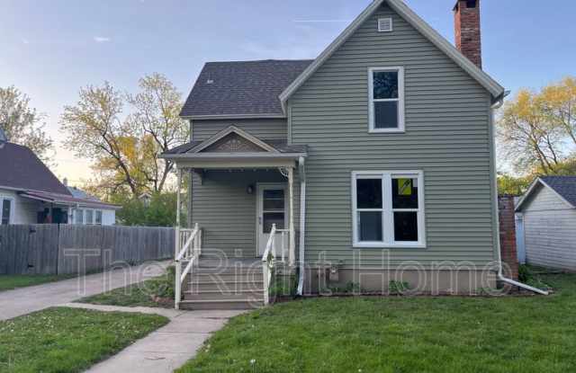 840 E 6th St photos photos
