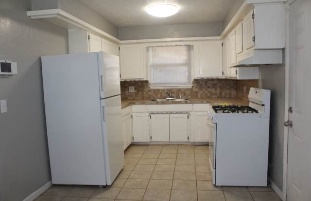 Attached & Detached Garages Gallery 4