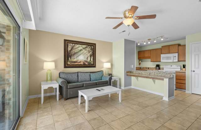 Fully Furnished 2-Bedroom Condo | Flexible Lease Terms Gallery 1