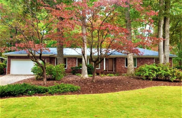 1143 VISTAVIA Circle - 1143 Vistavia Circle, North Druid Hills, GA 30033