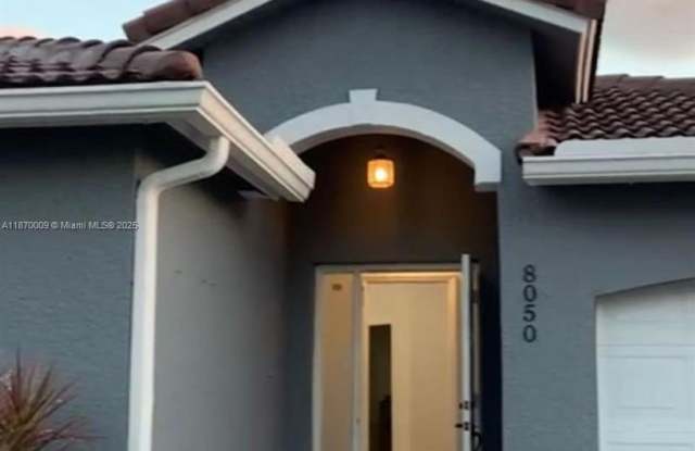 8050 SW 157th Pl photos photos