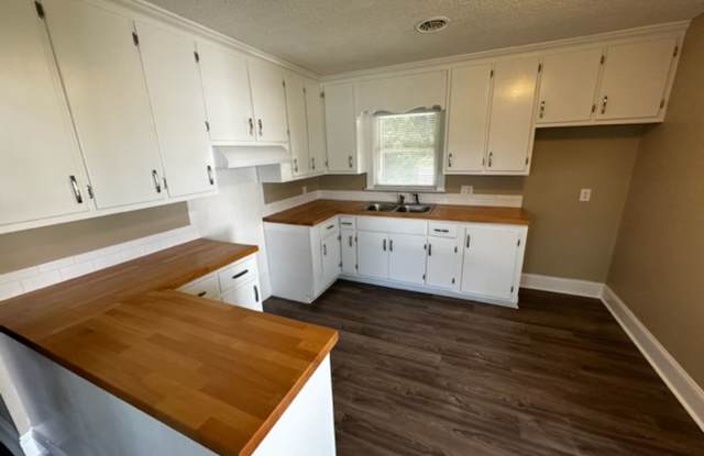 6115 Staegcoach Road Gallery 3