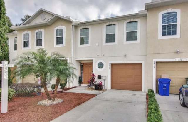 Charming 3BR 2.5 bath Townhome in heat of Lakeland photos photos
