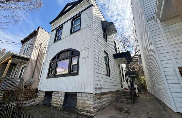 2242 Victor Street Gallery 2