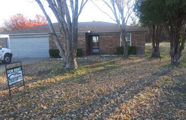 909 South Las Vegas Trail - 909 South Las Vegas Trail, White Settlement, TX 76108