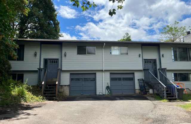 Updated Milwaukie Home - Huge Yard, Basement, and Garage Included! Gallery 4