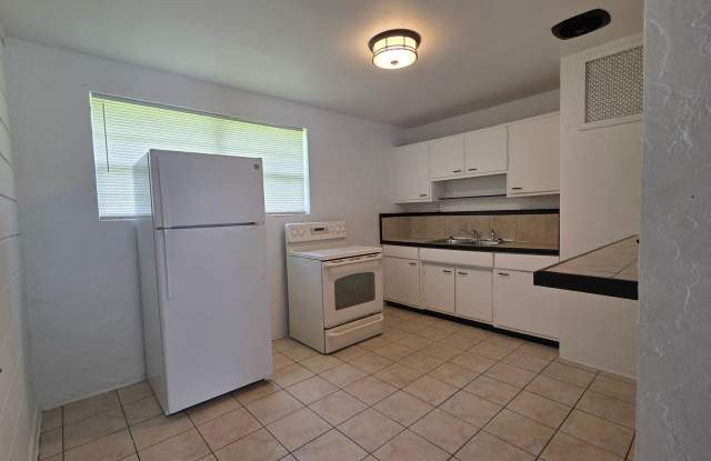 2 BEDROOM, 1 BATH SINGLE FAMILY HOME Gallery 4