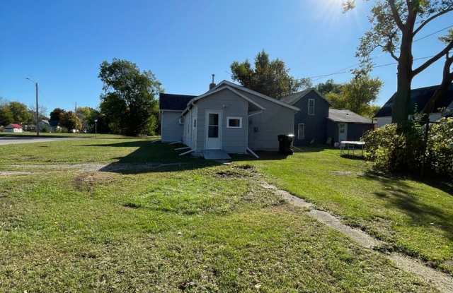 2 Bedroom/ 1 Bath Home! Gallery 3