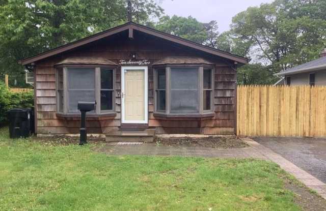 1072 Reilly Street photos photos