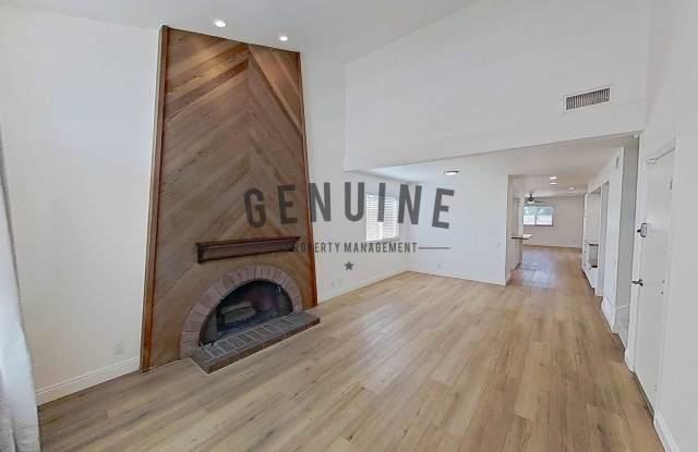 Beautiful 2 Story 4Bd 2Ba Home Gallery 4
