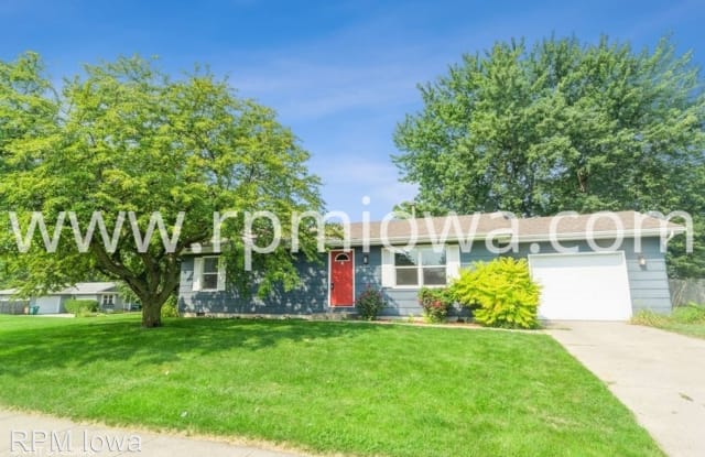 300 5th Ave NW - 300 5th Avenue Northwest, Altoona, IA 50009
