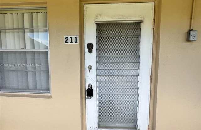 211 Coventry I photos photos 211 Coventry I photos photos