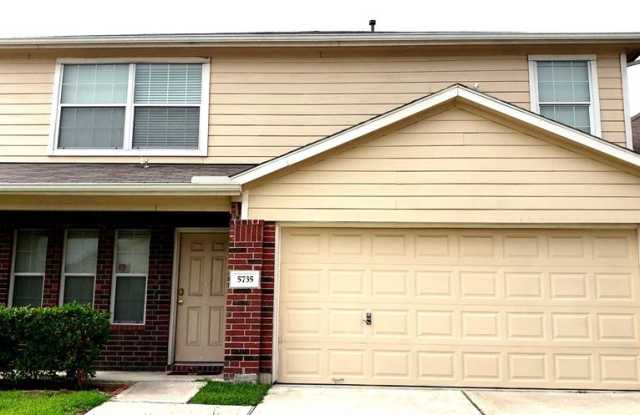 5707 Saluda Creek Lane Gallery 2
