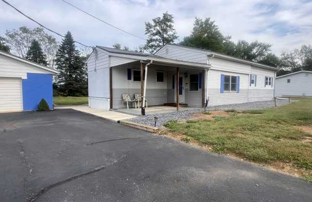 Pet-Friendly single family with large detached garage! photos photos