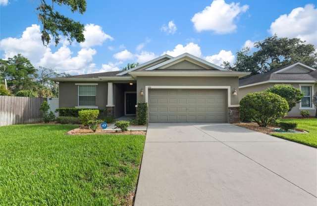626 BREEZEWAY COURT - 626 Breezeway Court, Bloomingdale, FL 33511