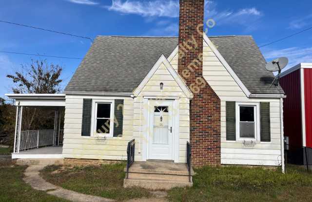 3 BR Cape Cod in Eastern School District Recently Remodeled - 65 New Bridgeville Road, York County, PA 17368