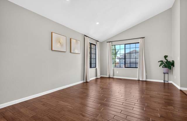 Gorgeous 4-Bedroom Hercules Home w/ Bay View Gallery 4