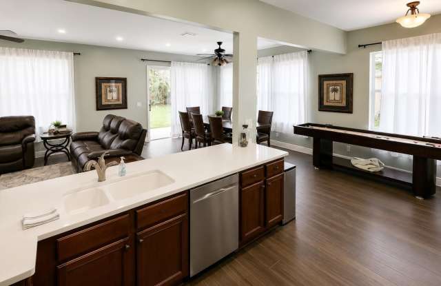 2077 SW Panther Trace Gallery 4